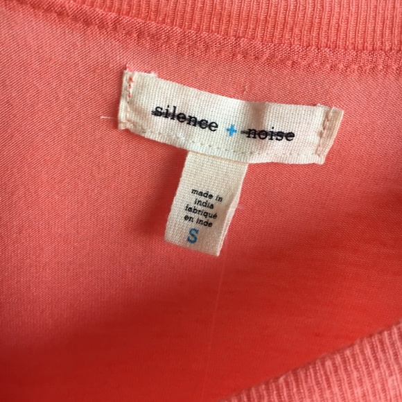 NWT Silence + noise Coral Long Sleeve Tee Crewneck - Picture 3 of 8